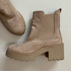 DV Dolce Vita Tobias Desert Suede Chelsea Ankle Boots Size 8.5 FLAWS
